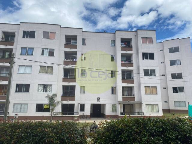 #070 - Apartamento para Venta en La Ceja - ANT