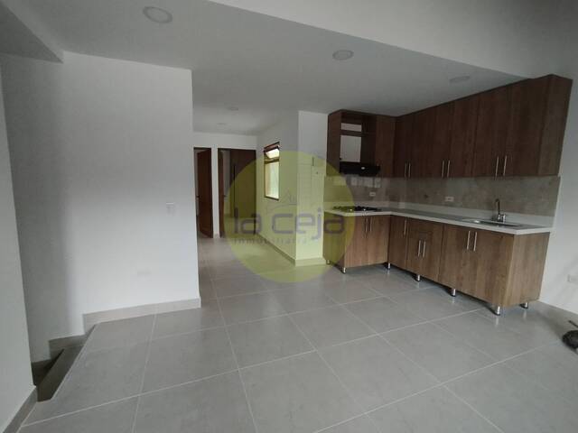 #A051 - Apartamento para Alquiler en La Ceja - ANT